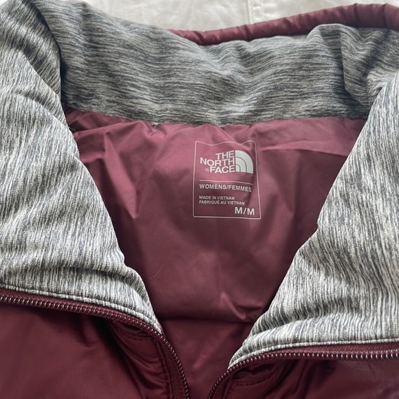 The North Face Down Vest Women’s Size Medium - Picture 4 of 7